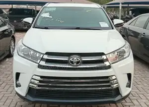 Toyota Highlander XLE V6 4x4 (3.5L 6cyl 6A) 2016 Off white