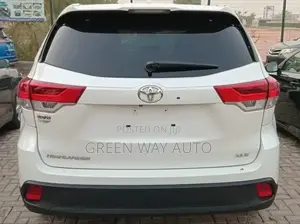 Toyota Highlander XLE V6 4x4 (3.5L 6cyl 6A) 2016 Off white