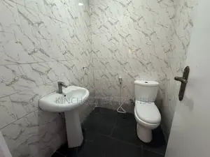 3bdrm Block of Flats in Lekki Luxury Flats for rent