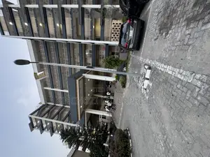 3bdrm Apartment in Lekki Luxury Flats for rent