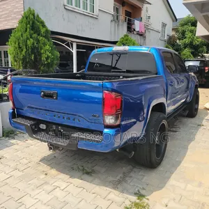 Toyota Tacoma 2017 Blue