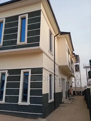 8bdrm Block of Flats in F O 1, Kubwa for rent