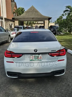 BMW 7 Series 750i 4dr Sedan (4.4L 8cyl Turbo 8A) 2015 White