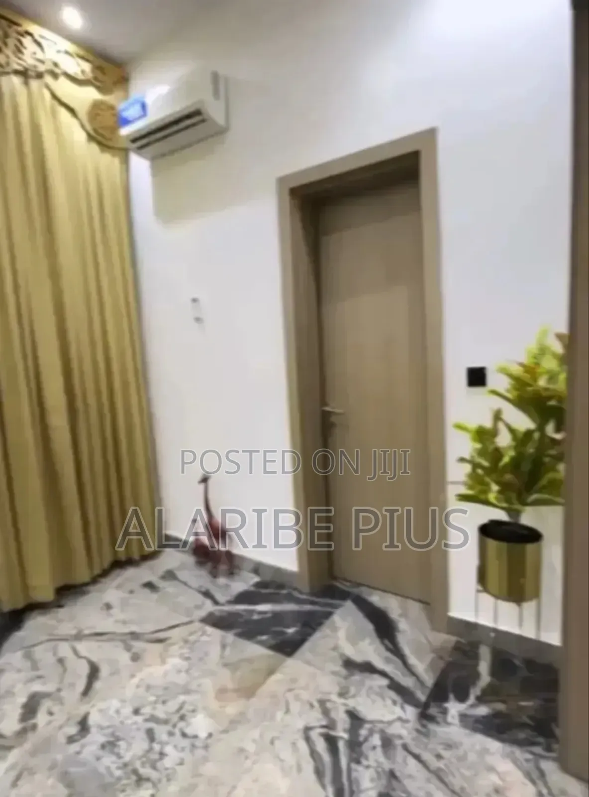 5bdrm Duplex in Self Compound, Guzape District for rent