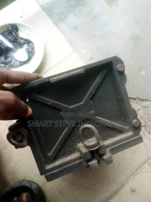 150mm by 150mm Heavy-Duty Cast Iron Mold