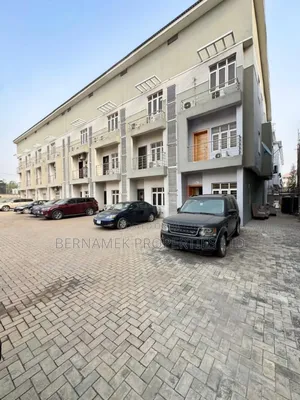 Furnished 4bdrm Duplex in Maryland for sale