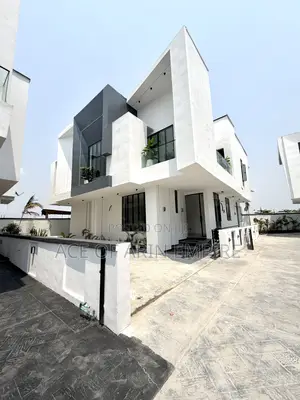 5bdrm Duplex in Chevron Estate for sale