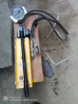 Manual Hydraulic Hand Pump With Double Hose