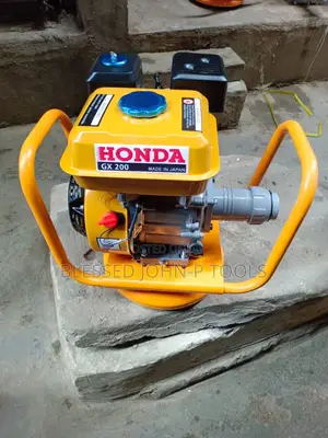 Honda Concrete Poker Vibrator
