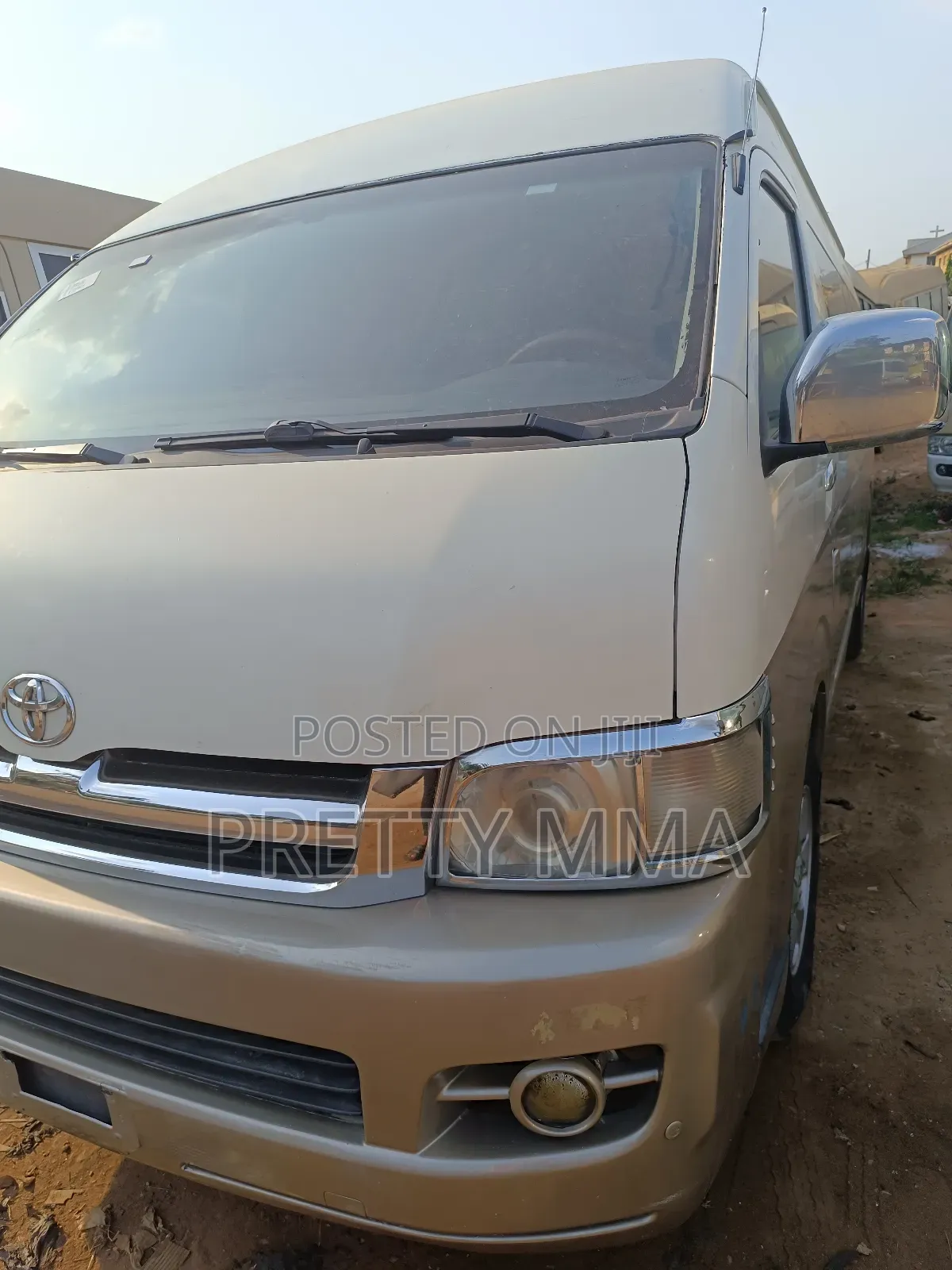 Toyota HiAce 2018 Beige
