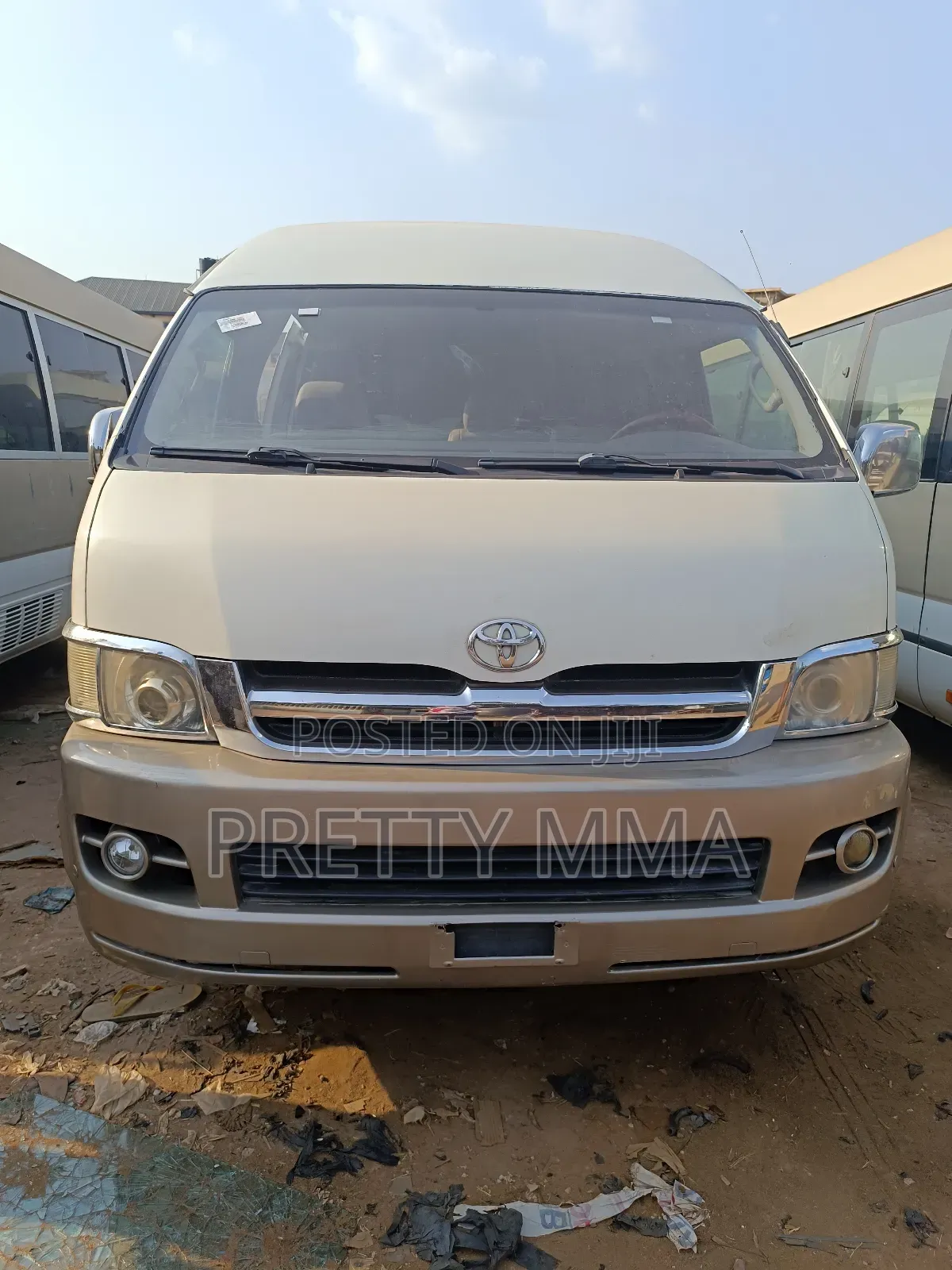 Toyota HiAce 2018 Beige