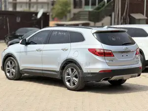 Hyundai Santa Fe Limited 4dr SUV AWD (3.3L 6cyl 6A) 2015 Silver