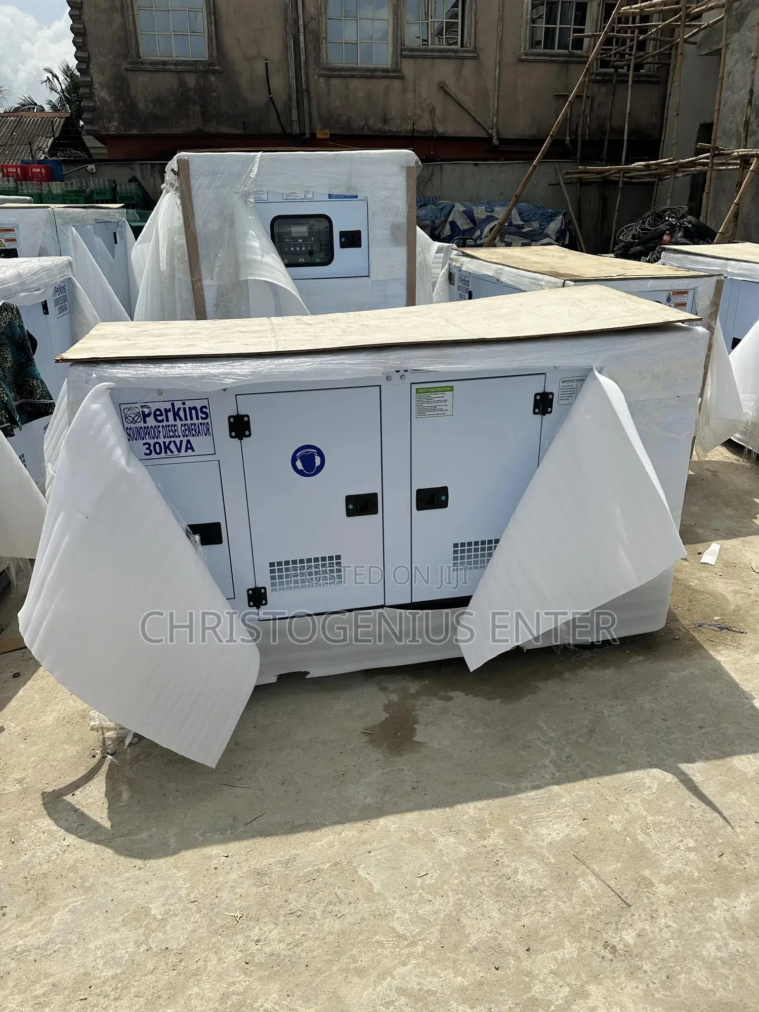 30kva Perkins Soundproof Generator England Engine