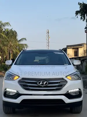 Hyundai Santa Fe SE Ultimate AWD 2017 White