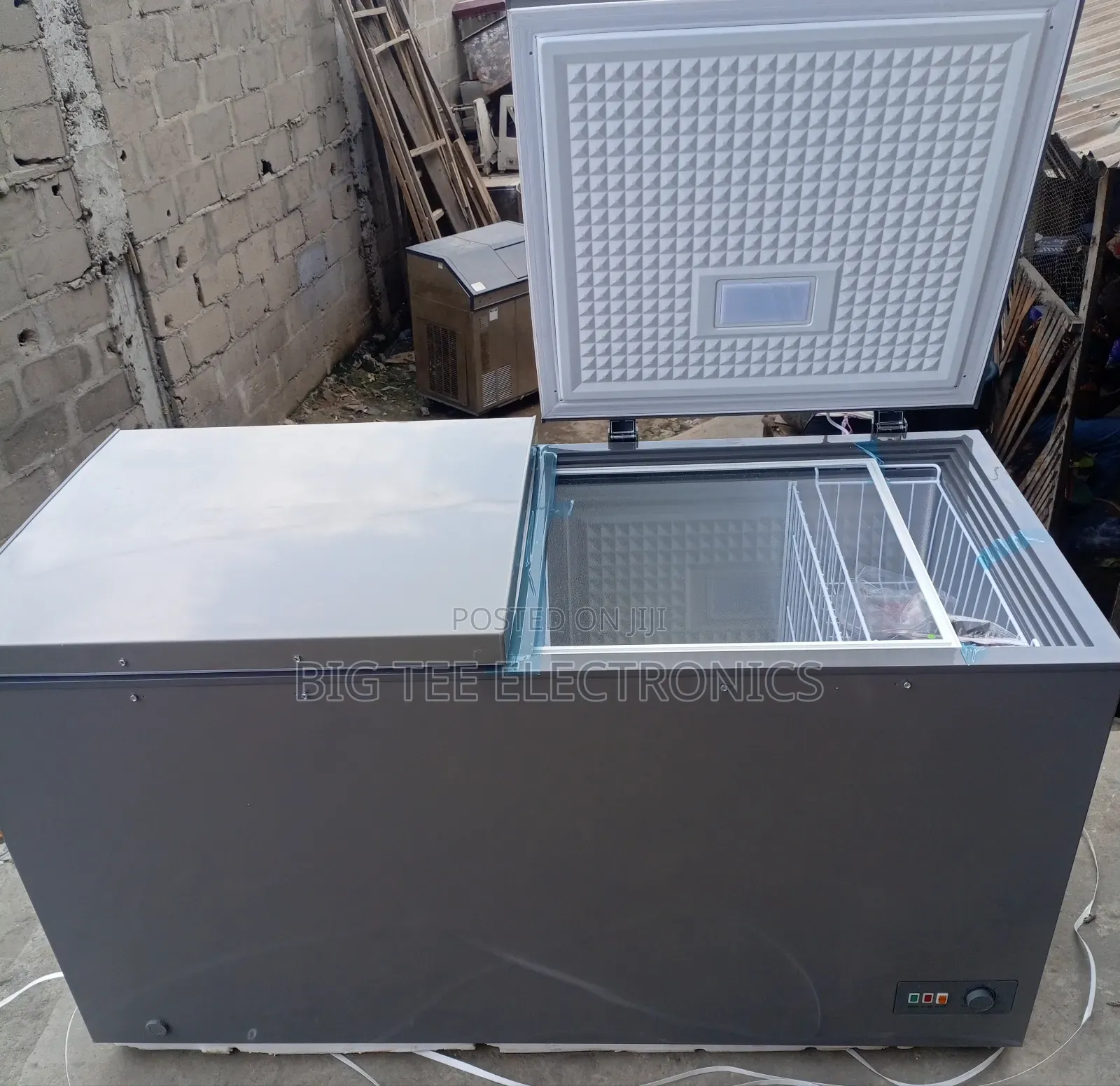 Aeon Chest Freezer Model 600