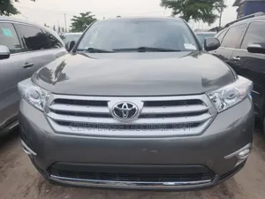 Toyota Highlander Limited 3.5l 4WD 2013 Green
