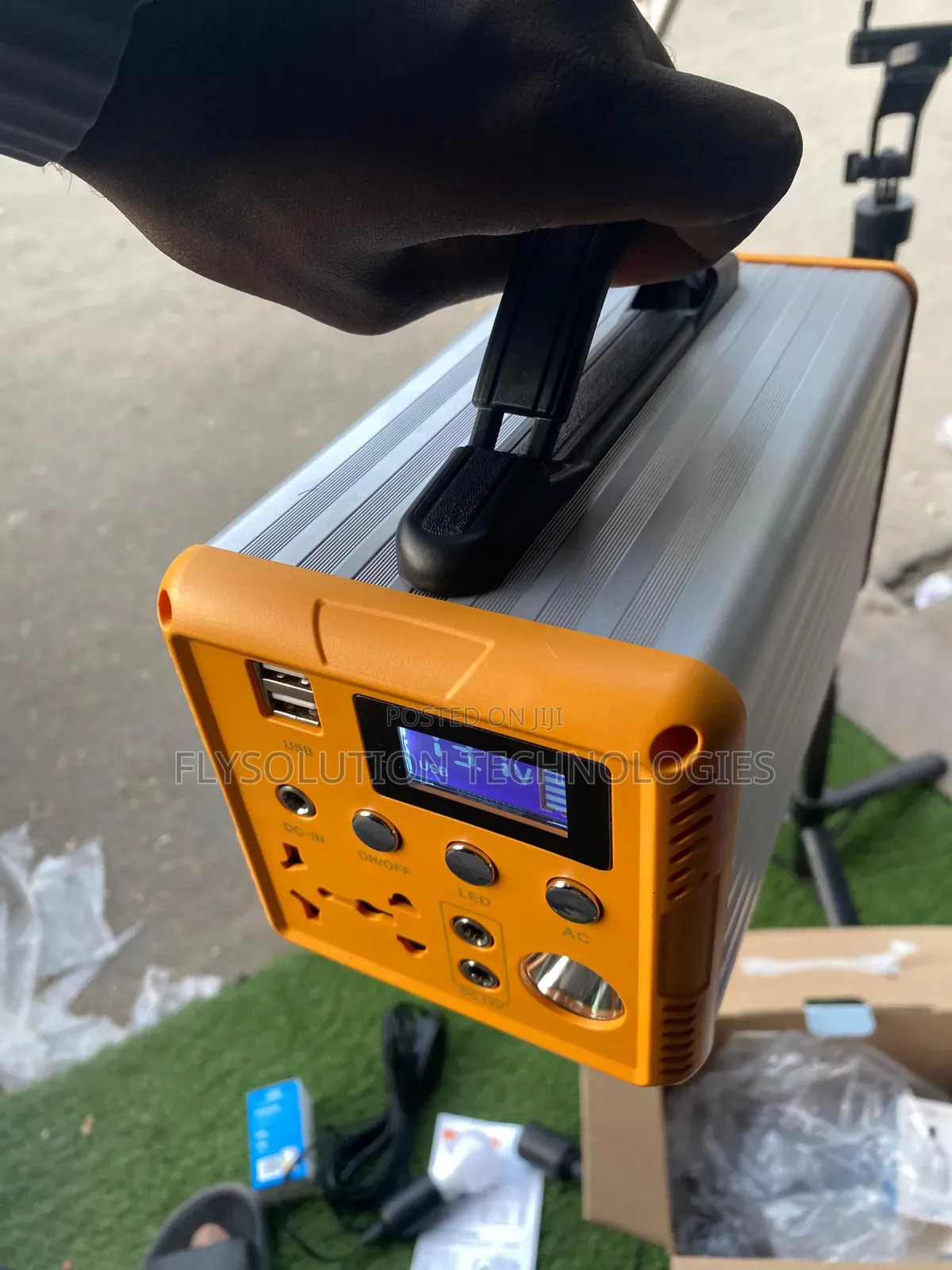 300w Portable Solar Generator Power Station With Solar Panel