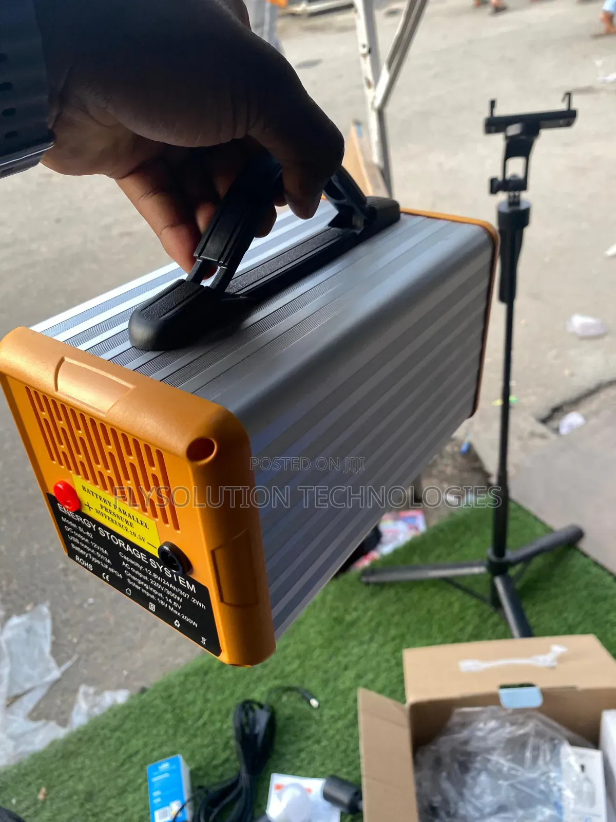 300w Portable Solar Generator Power Station With Solar Panel