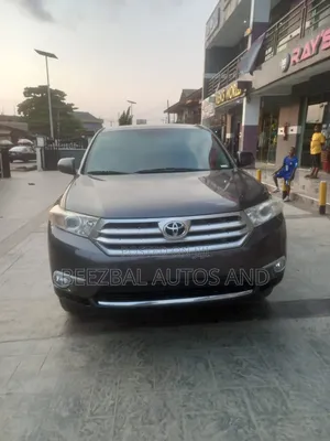 Toyota Highlander SE 2011 Gray