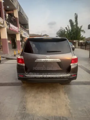 Toyota Highlander SE 2011 Gray