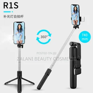 The R1s Selfie Stick, a Versatile 3-in-1 Device That Functions Well