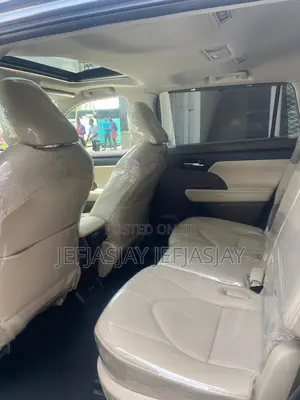 Toyota Highlander XLE 2021 Black