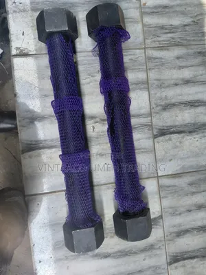 21⁄2 X 530mm Stud Bolt and Nuts Chrome Molybdenum