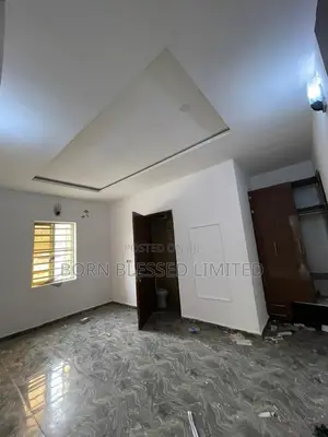 2bdrm Block of Flats in Chevron for rent