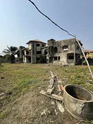 For Sale: 1,340sqm Property With Carcass Structure in Ajah, Lagos