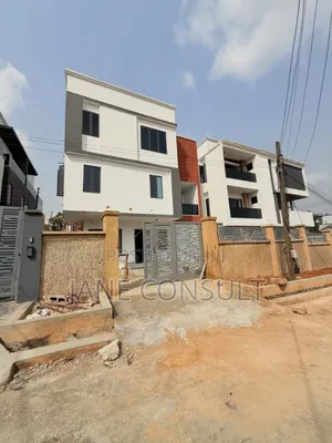 4bdrm Duplex in Maryland Estate for sale