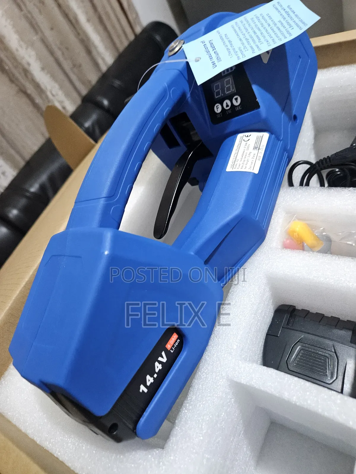 Cordless Strapping Machine  S-auto