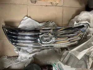 Front Grill Avalon 2008