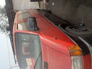 Volkswagen Transporter 2000 Red
