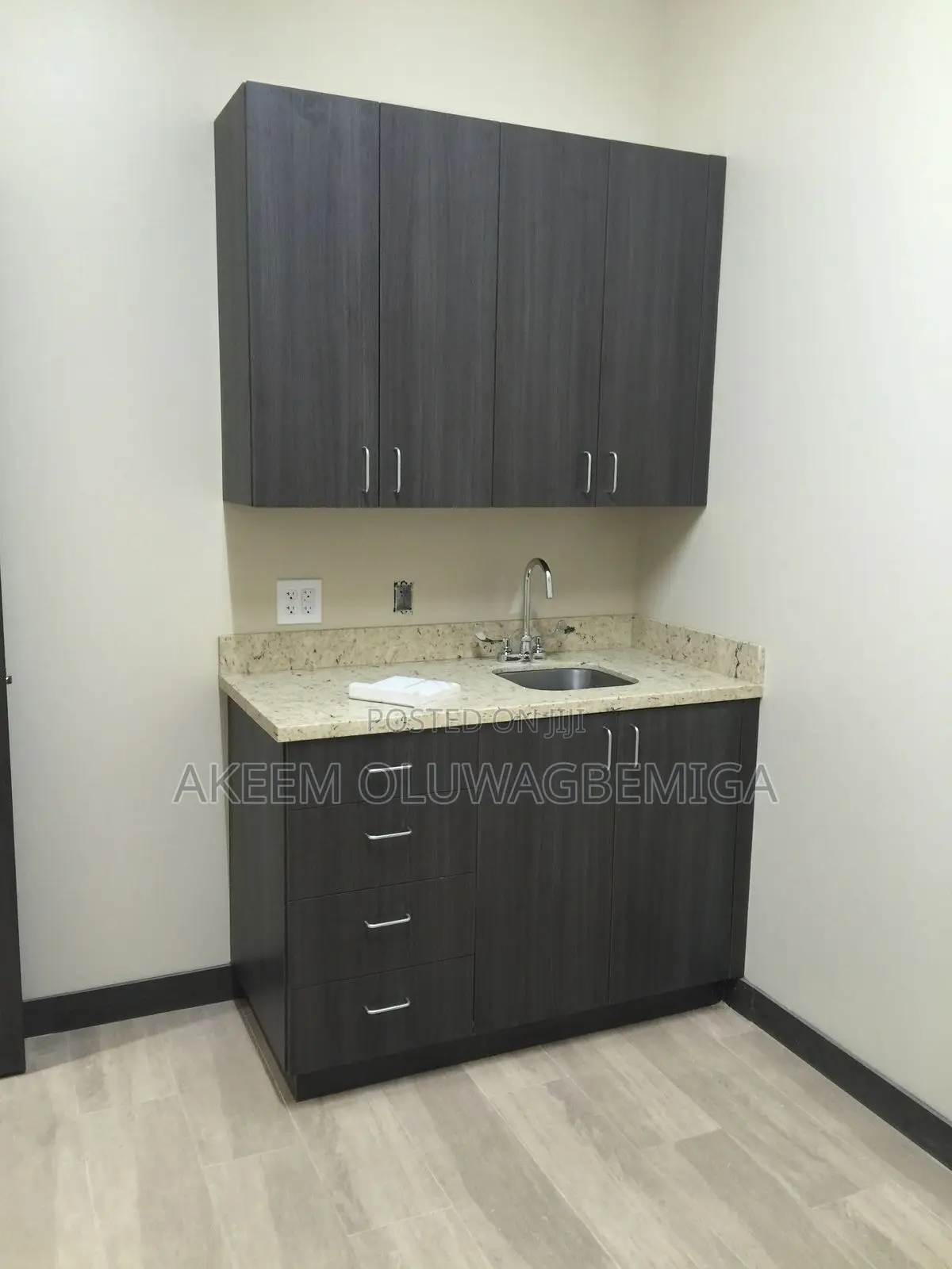 Fully Furnished Kitchen Cabinets