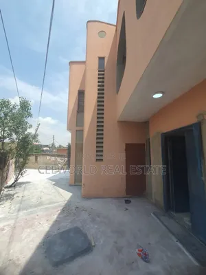 2bdrm Apartment in Ade Oyo Off Ring for rent