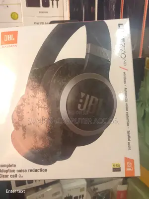 JBL Headphone Wit Noise Reductions Live 770