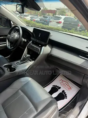 Toyota Venza 2023 White