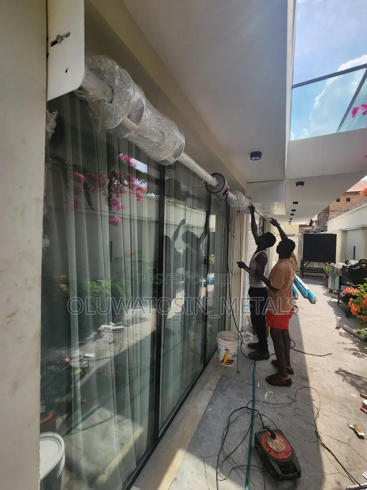 “Automatic Aluminum Roller Shutter Door – Modern Security System”