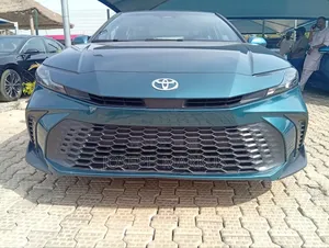 Toyota Camry SE 2025 Blue