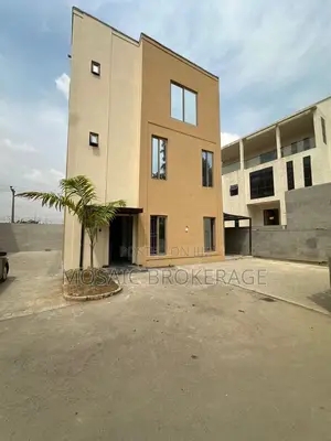 4bdrm Duplex in Maitama for sale