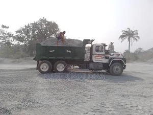 Clean and Durable Granite Chippings for Sale