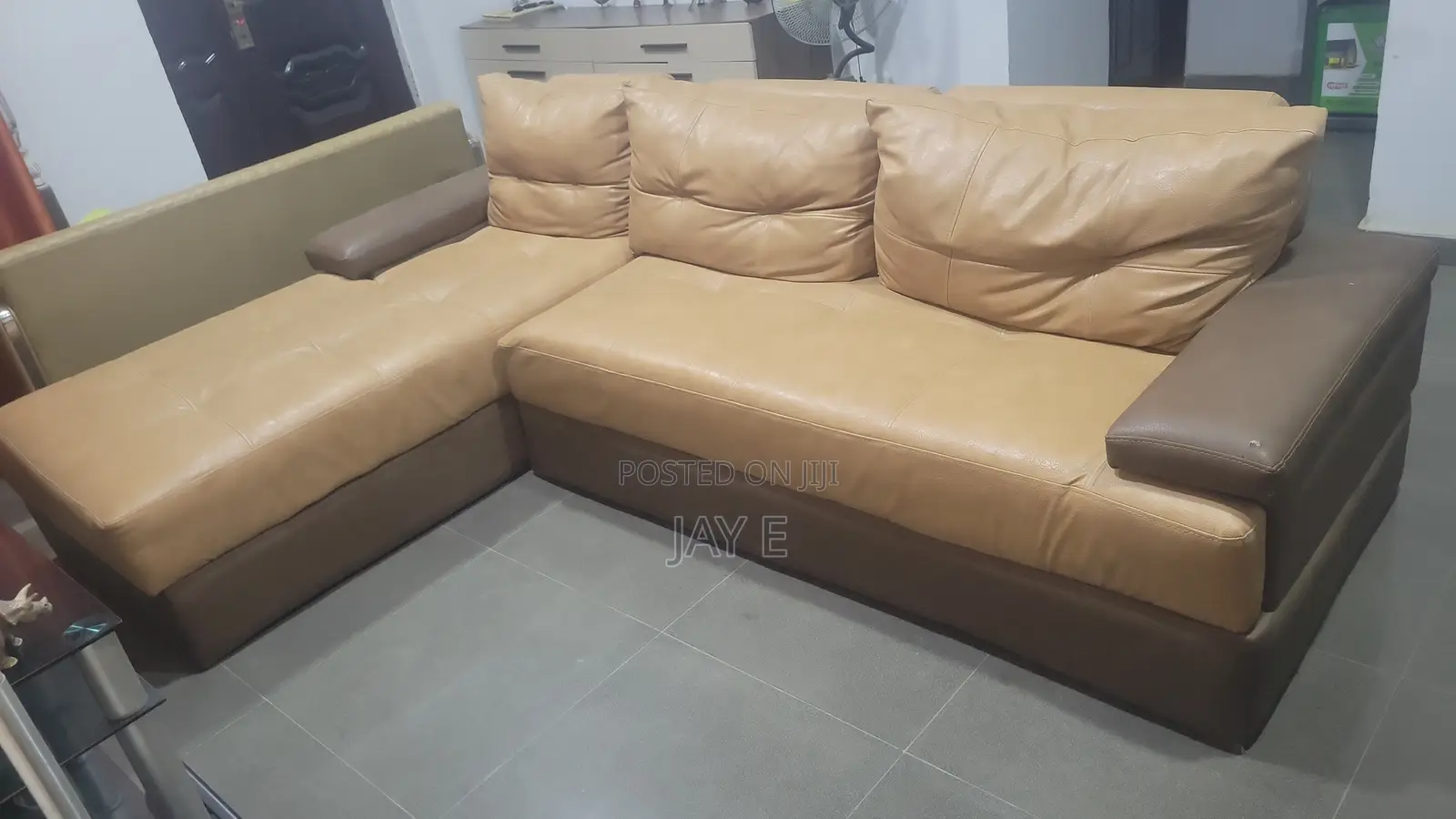 Nice Leather Sofa in Lugbe Abuja