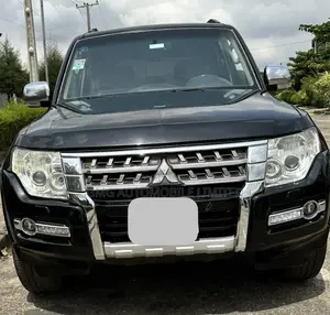 Mitsubishi Pajero 2014 Black