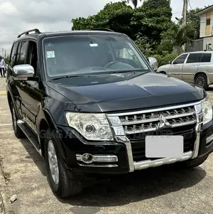 Mitsubishi Pajero 2014 Black