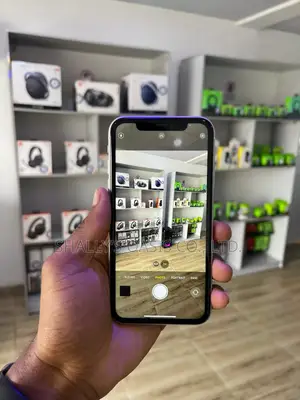 Apple iPhone 11 64 GB White