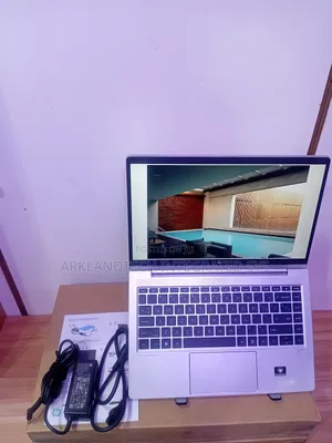 New Laptop HP 255 G5 16GB AMD Ryzen 5 SSD 256GB