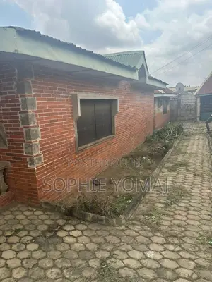 3bdrm House in Ire Akari Estate, CHallenge / Ibadan for sale