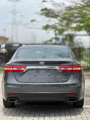 Toyota Avalon XLE Premium Sedan FWD (3.5L 6cyl 6A) 2013 Gray