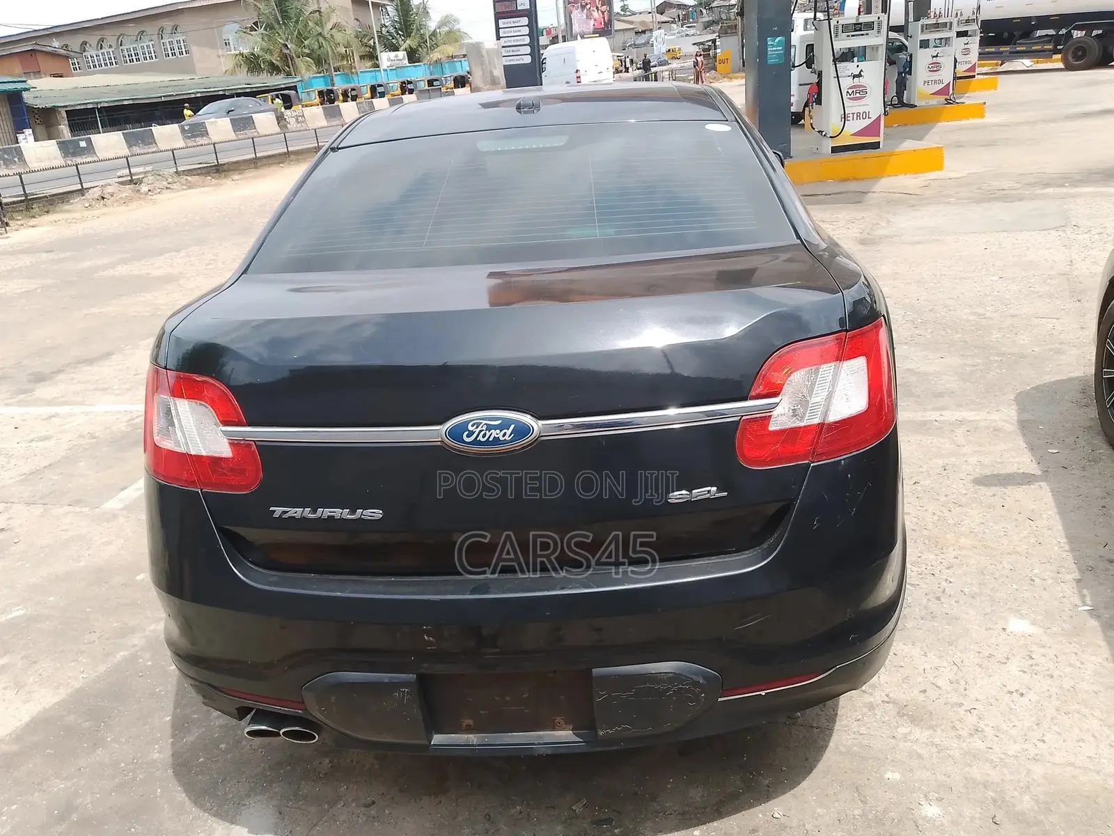 Ford Taurus 2010 Black