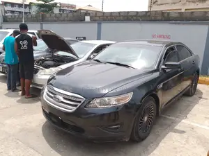 Ford Taurus 2010 Black